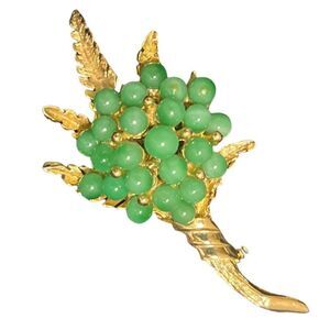 Vintage Jade Grapes Beads Brooch Pink Green Gold Tone Jewelry Accessories